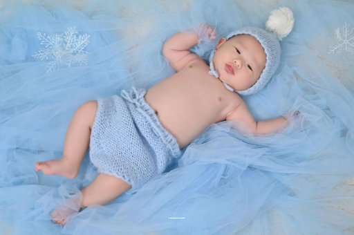 济宁宝宝睡迷糊了才肯吃奶 济宁宝宝睡迷糊了才肯吃奶